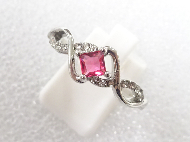 JAPANESE KIMONO / ANTIQUE COLORED STONE RING (SIZE 22)